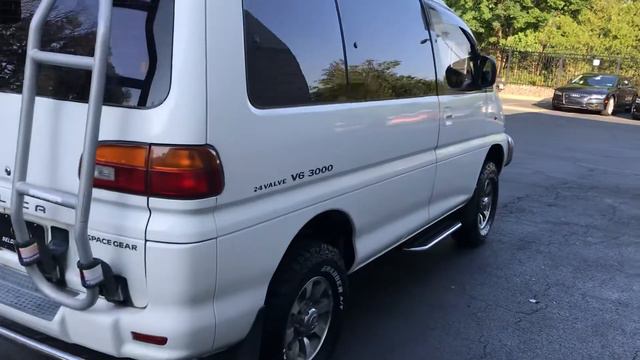 1995 Mitsubishi Delica - 100413 смотреть онлайн