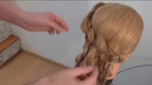Коса боковая . Причёска из кос видео-урок.