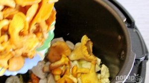 Картошка с курицей и грибами в мультиварке