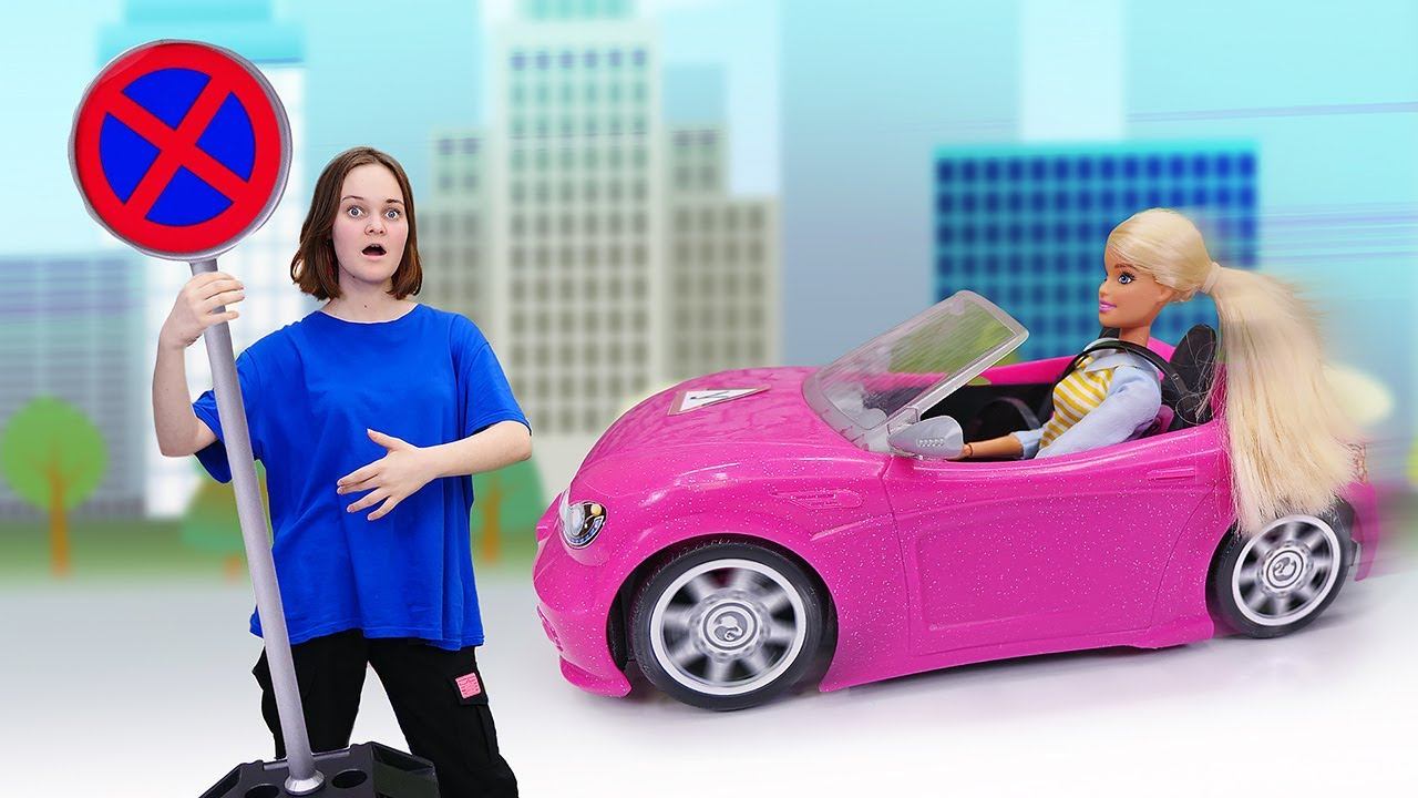 Смешные видео - Кукла БАРБИ учится водить Машину! - Новые игры для девочек с Barbie Doll смотреть онлайн