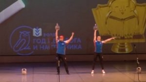 Вкусно и точка?показательное выступление гиревых жонглёров СПб