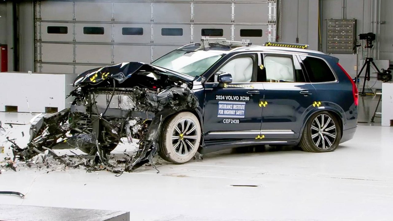 Volvo XC90 (2024) Crash Test