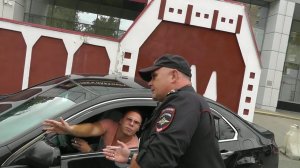 Самообманутый офисный балабол. Москва.