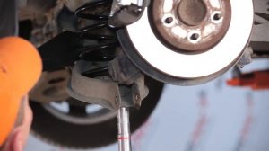 Как да сменим пружина на задното окачване на FORD Mondeo Mk3 Комби (BWY) [ИНСТРУКЦИЯ]