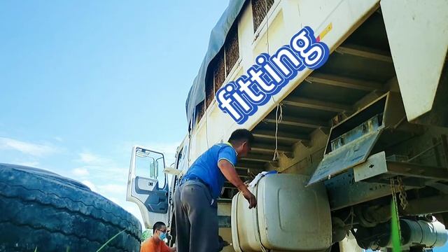 Times Lapse EP4 | Howo lorry l changing tire with driver | loiloitv смотреть онлайн