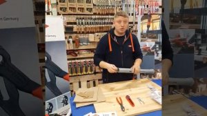 Труборез для пластиковых труб и уплотнительных втулок d 20 - 50 мм KNIPEX BiX 902210BK