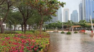 Дубай🇦🇪[4К] Дождь в Дубай, апрель 2024 пешая прогулка
