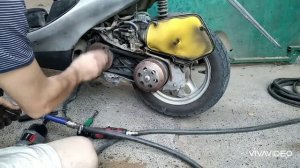 Замена ремня вариатора Honda dio 34 Ремонт скутера. Не развивает максимальную скорость