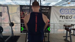 Сгибание рук на бицепс в кроссовере. Техника выполнения