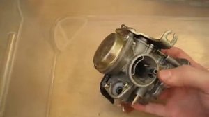 Выкручиваю ручку газа, скутер глохнет