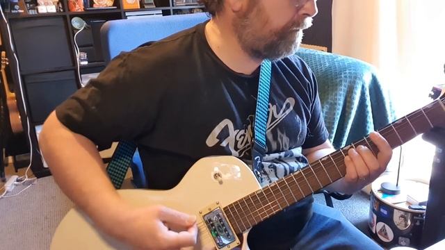 Gretsch G2210 Streamliner Junior Jet Club VW - Unboxing and Demo смотреть онлайн