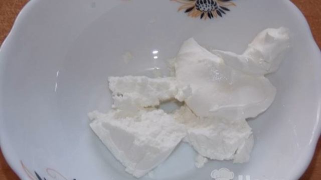 Десерт из банана с творогом