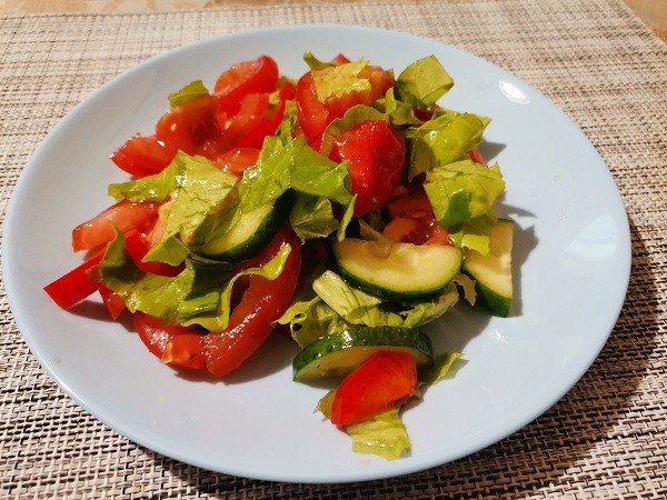 Свежий летний салат. смотреть онлайн