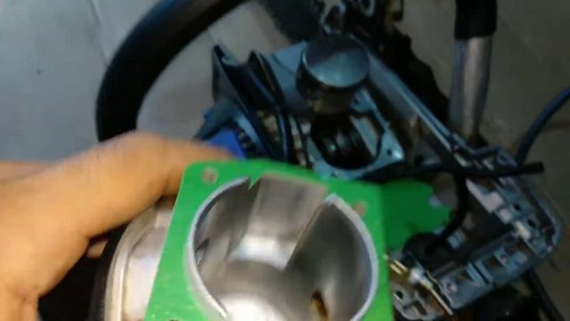 БензоПела не заводится ! Быстрый и эффективный ремонт и практически без затрат! смотреть онлайн