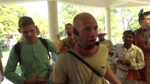 Харинама и встреча с Бхакти Вигьяна Госвами Махараджем. Киртан Йогешчандра прабху