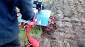 Вспашка плугом  Мотоблок