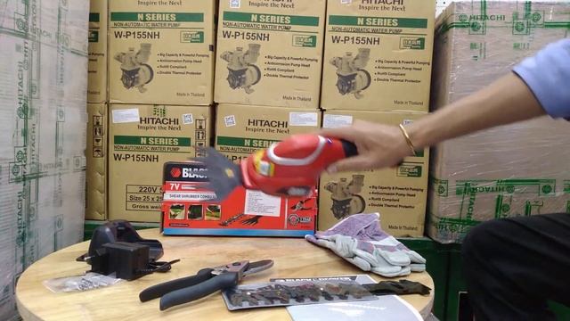 Mini Máy tỉa lá, tỉa cành dùng pin 7V Black Decker GSL700KIT-B1 LH:0888936279 смотреть онлайн