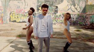 Sak Noel & Salvi feat. Sean Paul - Trumpets (Official Video)
