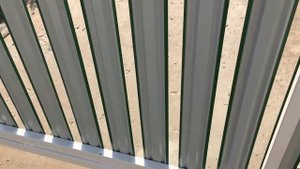 Откатные ворота из евроштакетника