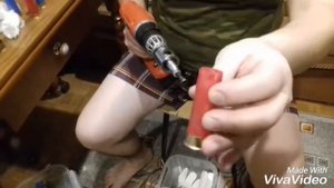 Триммер для подрезки пластиковых гильз и корректор капсульного гнезда.