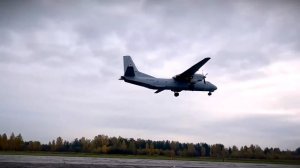 Экипажи военно-транспортных Ан-12 и Ан-26 показали мастерство управления самолетами при полете