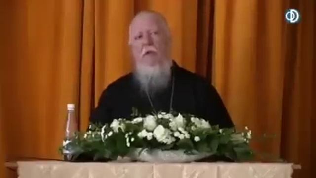 Отец Дмитрий Смирнов в кругу прихода в своей семье духовной