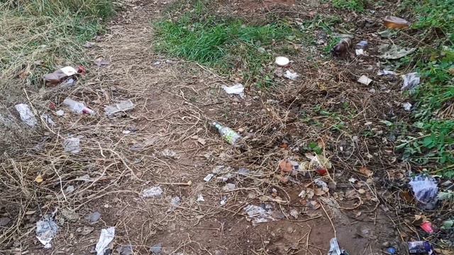 Свалка в центре поселка Новосергиевка