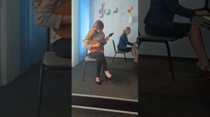 Мирошниченко Ірина, домра-соло. Л. Боккеріні "Менует"