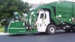 Как вывозят мусора в Европе! Вы такого никогда не видели!