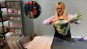 Упаковка круглого букета в фоамиран