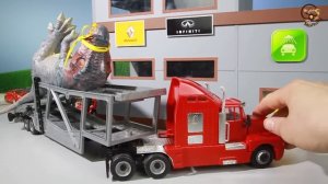 Мультик про Машинки. Зелёный трактор, Пожарная машина и Динозавр. МанкиМульт