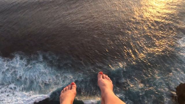 Закат в храме Улувату Бали - Bali Sunset Pura Luhur Uluwatu смотреть онлайн