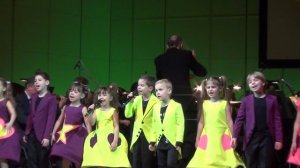 Песенка Маши и Вити - Великан, оркестр под упра.mp4