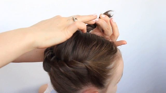 Корзинка и пучок из жгута. Детские прически. Twisted Rope Braid смотреть онлайн