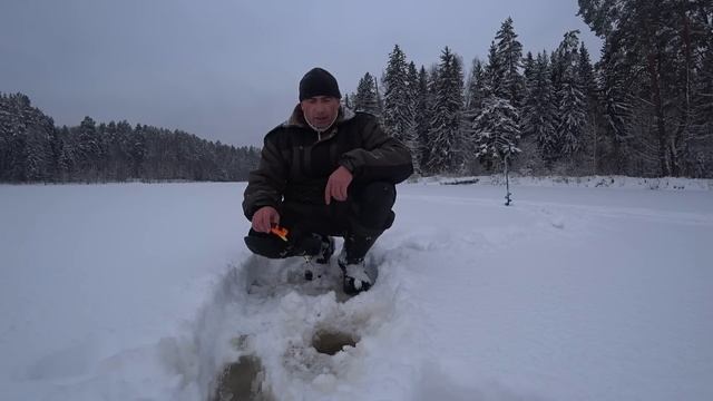 САМАЯ НАДЁЖНАЯ ЖЕРЛИЦА НА ЩУКУ. ЗАЧЕМ ПЕРЕПЛАЧИВАТЬ. Зимняя рыбалка на жерлицы. Рыбалка на живца.