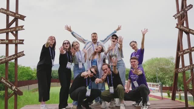 Что делают Первые? Путешествуют и узнают новое!