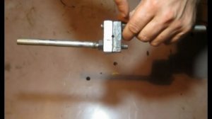 Простой самодельный держатель для любых метчиков