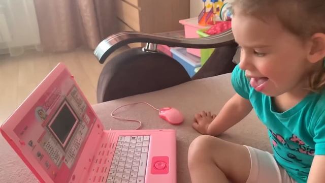 День рождения 4 года? Собираем чемоданы? Обзор подарков?