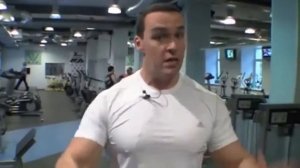 Александр Невский (курицин) отжимается