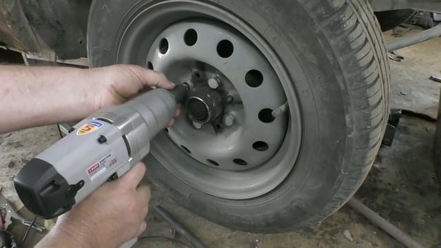 Новый инструмент Электоро гайковёрт ЗУБР и порожки для Жигуля. смотреть онлайн