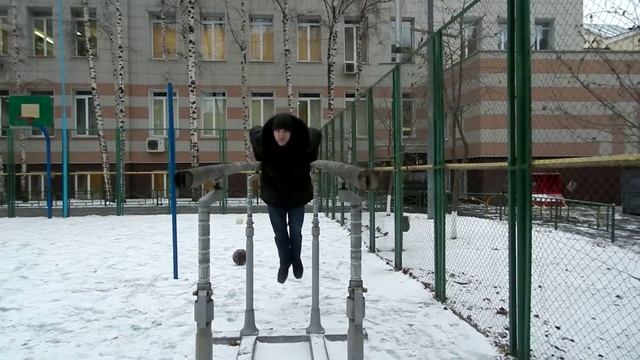 отжимания на брусьях 26 раз с 4кг смотреть онлайн