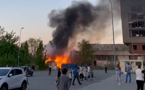 В Волгограде потушили пожар возле ТЦ «Европа Сити Молл»
