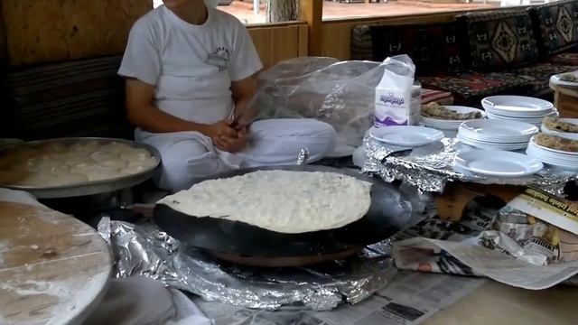 Lonicera World style Гёзлеме́ (тур. Gözleme)