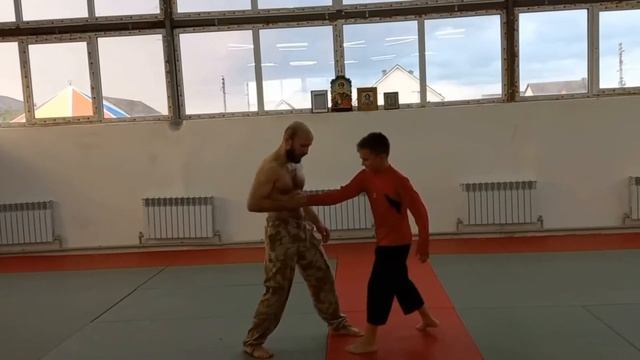 Уроки старой Школы  борьбы. Упражнения на  жесткую силу.
