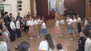 Украинский народный танец «Гопак» в исполнении второго класса. Май 2019