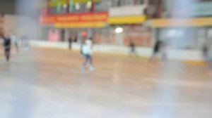 Упал на катке!