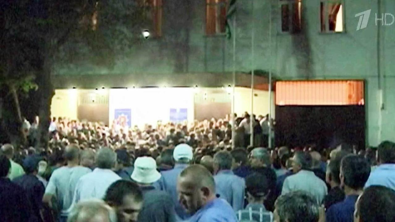 В Абхазии в ходе беспорядков у здания МВД пострадали 17 человек