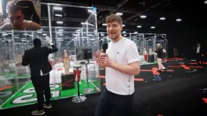 Люди с 1 до 100 Лет Сражаются за 500,000$ || Реакция на MrBeast #2023