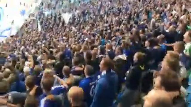 Schalke in Leipzig Salif Sane tritt Kamera weg für: wir sind Schalker asoziale Schalker Lied смотреть онлайн