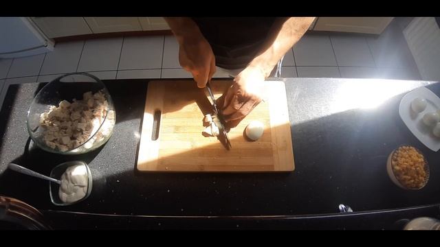 Простой диетический салат с курицей смотреть онлайн